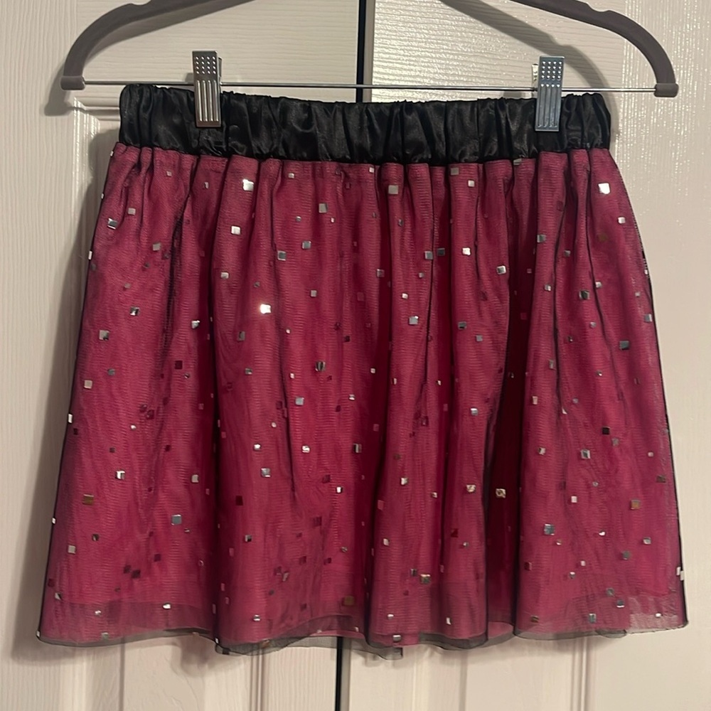 So black and pink skirt with silver accents and crinoline size Medium 10-12 NWOT